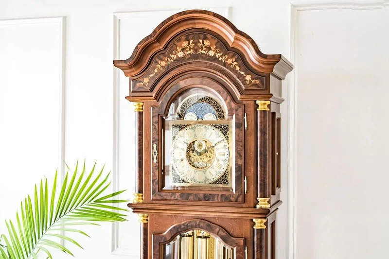 Hermle Standuhr 220x71x36 cm Holz • Kabelzugwerk • Dreifach-Glockenspiel