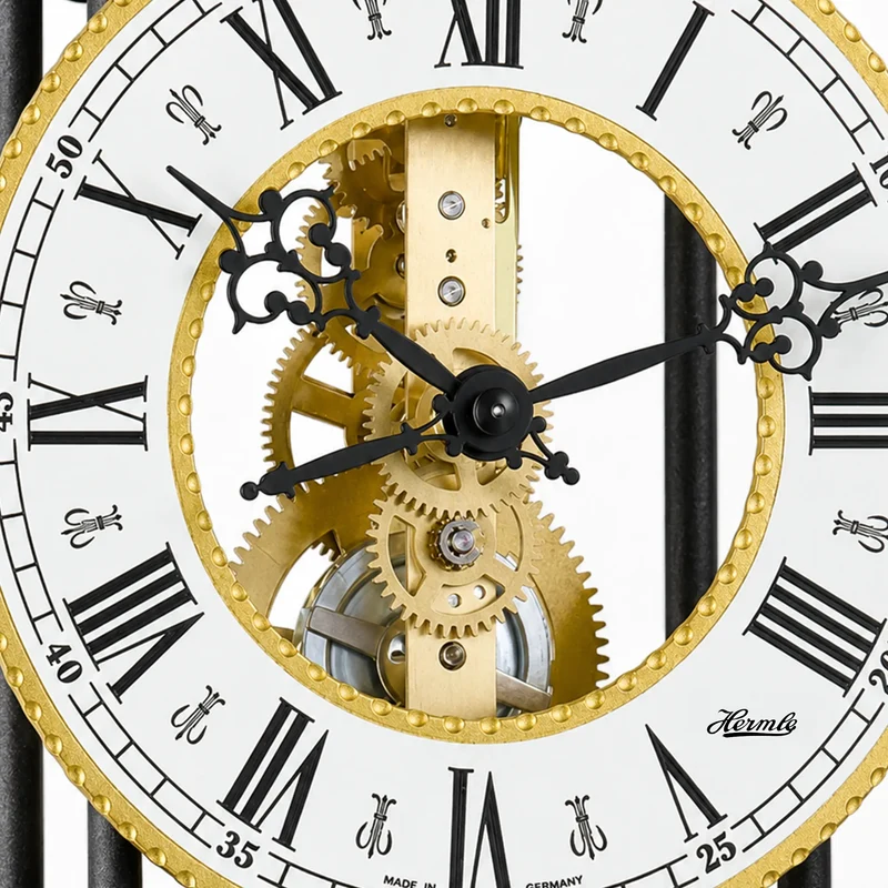 Hermle Wanduhr 62x15x10 cm Metall • Gongschlag • 8 Tage Laufwerk