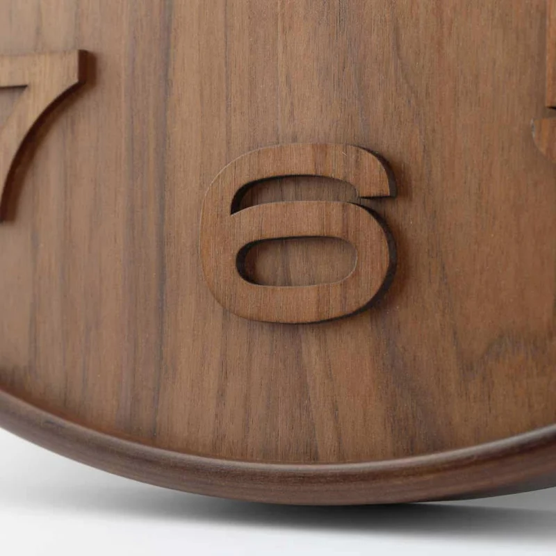 Nextime Wanduhr 53x53x3 cm Holz • Leises Quarzwerk • Natürliches Holz