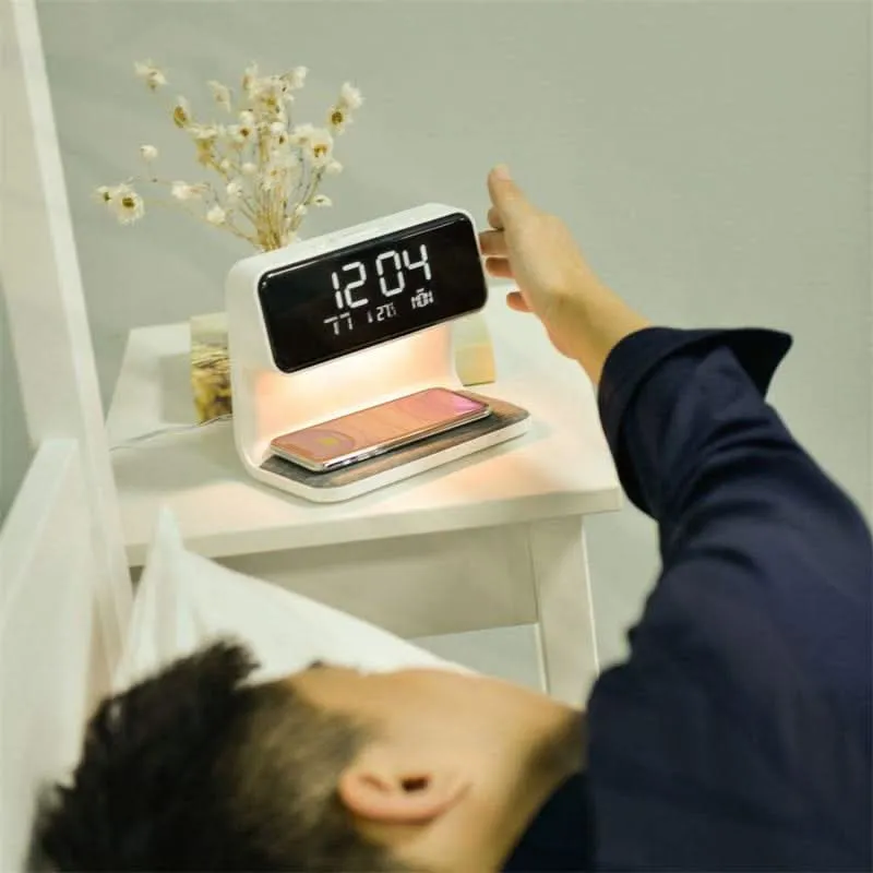 Multifunctioneel LED Wekker met Draadloze Oplader en Dimfunctie - Modern Design voor Nachtkastje | Sansoti