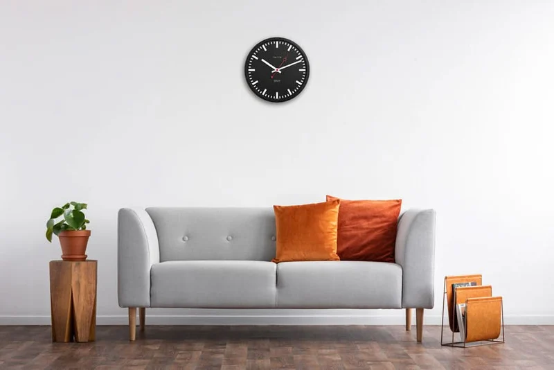 Hermle Wanduhr 30 cm Ø Aluminium • Modernes Design • Präzises Quarzwerk