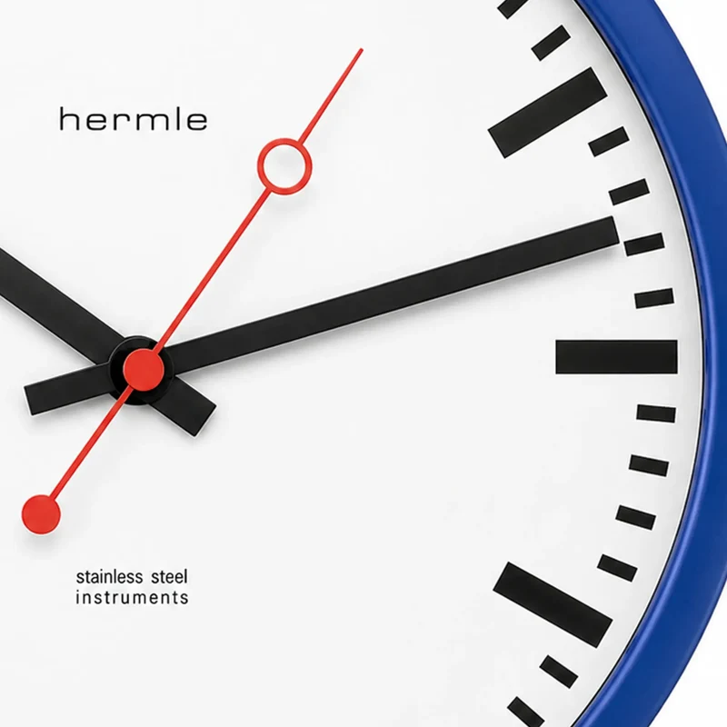 Hermle Wanduhr 30x30x5 cm Edelstahl • Funkgesteuert • Zeitlos elegant