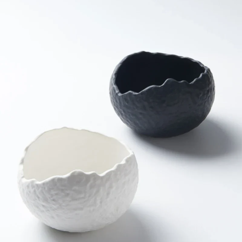 Sculptural Serveerkom van Porselein voor Desserts en Hapjes in Modern Minimalistisch Design | Sansoti
