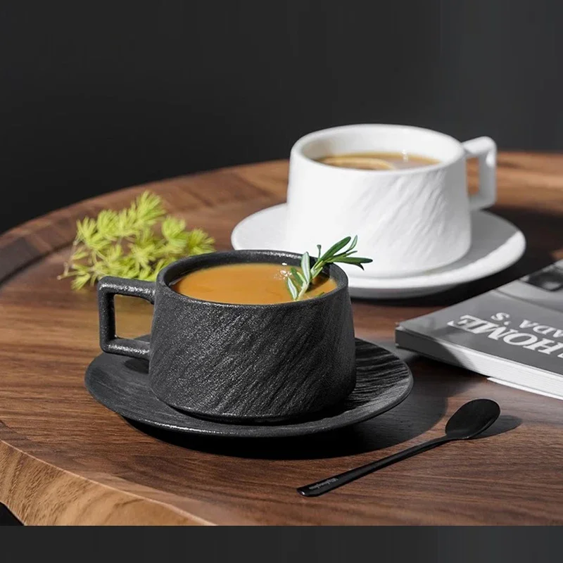 Keramische Koffiemok met Schotel – Japans Geïnspireerd Servies voor Thee en Koffie – Handgevormde Kopjes met Bijpassend Onderzettertje | Sansoti