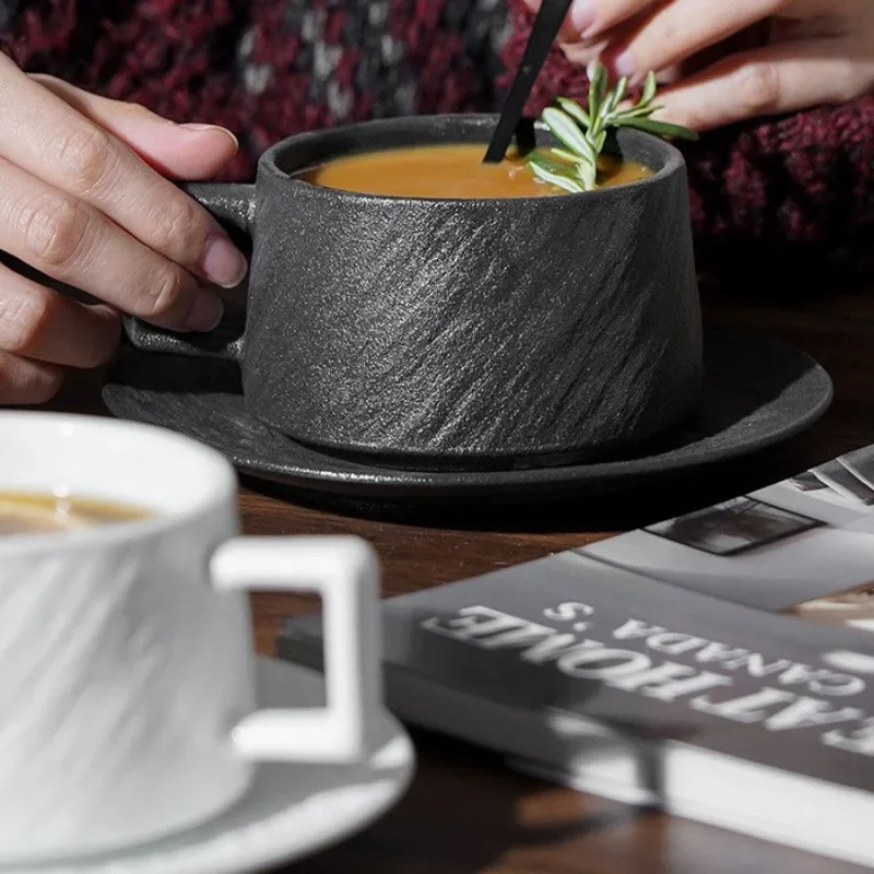 Keramische Koffiemok met Schotel – Japans Geïnspireerd Servies voor Thee en Koffie – Handgevormde Kopjes met Bijpassend Onderzettertje | Sansoti