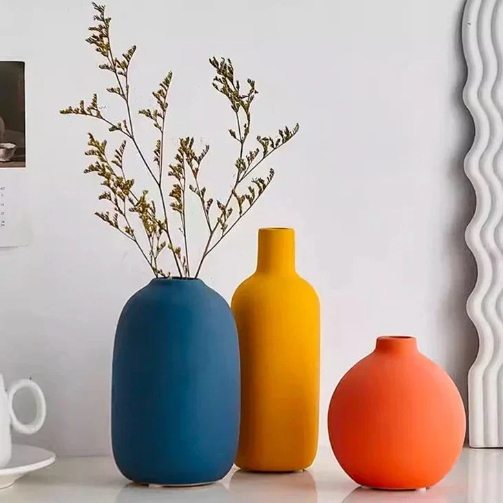 Keramische Vaas met Handgeschilderde Scandinavische Motieven – Decoratieve Bloemenvaas voor Woonkamer en Tafel | Sansoti