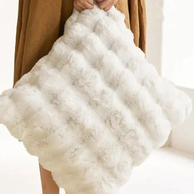 Zachte Imitatiebont Kussenhoes voor Bank en Bed – Luxe Pluche Sierkussen – Warm en Decoratief | Sansoti