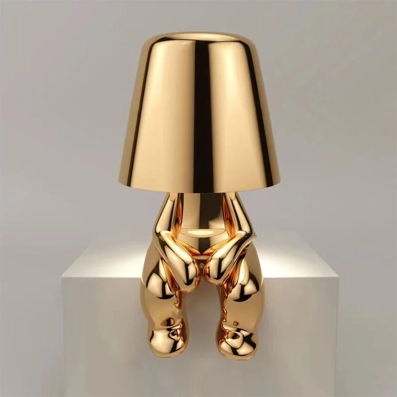 Denkende Figuur Tafellamp Goudkleurig IJzer USB Oplaadbaar Sculptuur Verlichting | Sansoti